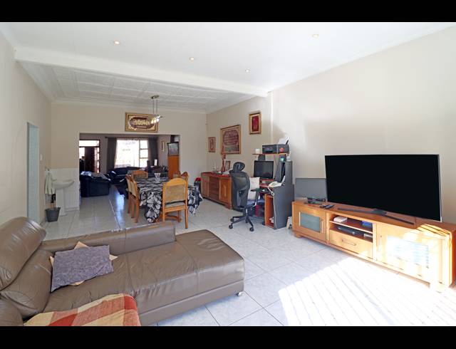 4 BEDROOM HOUSE FOR SALE IN CROSBY